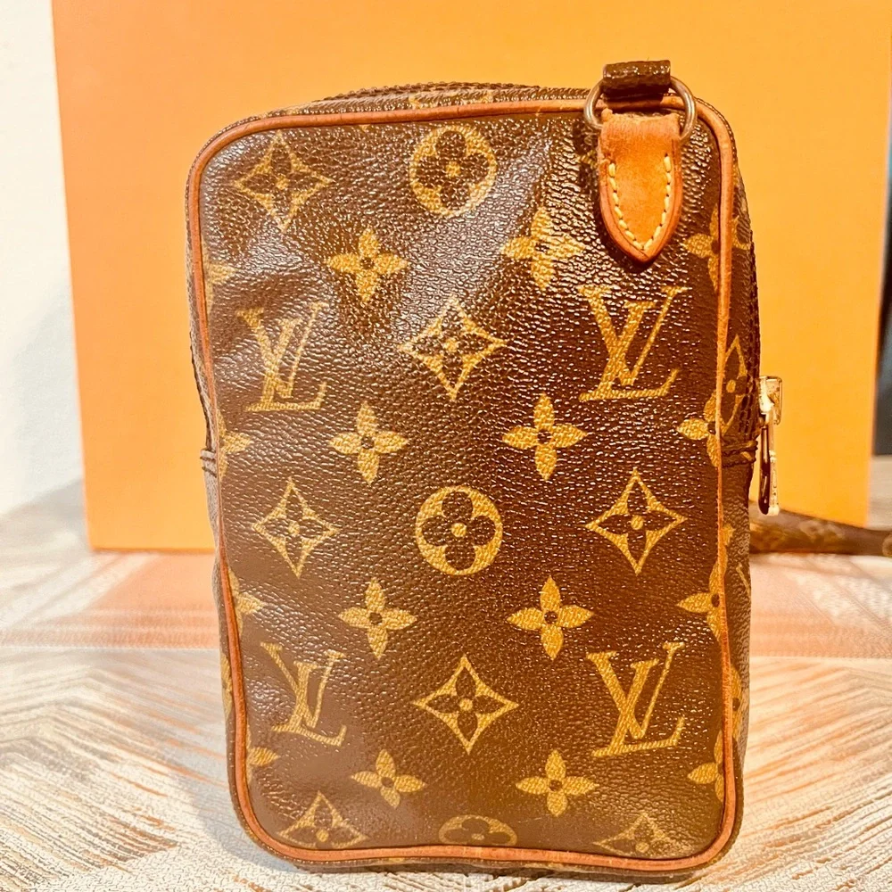 Louis Vuitton Brown Monogram Men's crossbody bag - Picture 16 of 16